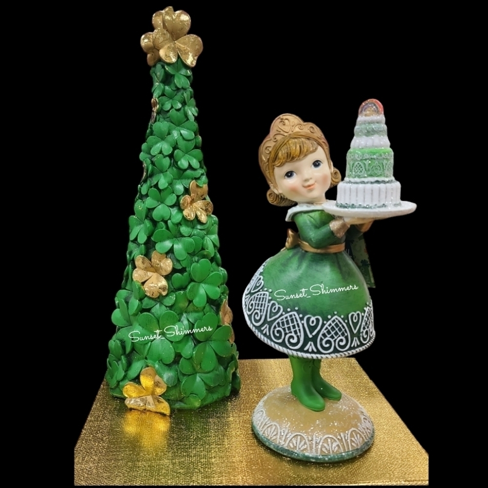 St Patricks Day Gingerbread Leprechaun Girl w/ Lucky Irish Rainbow Cake New - Picture 9 of 11